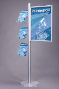 Stojak na plakat i ulotki SPU012 służy prezentacji reklamy oraz dystrybucji ulotek i folderów.
